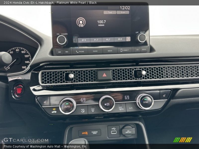 Controls of 2024 Civic EX-L Hatchback