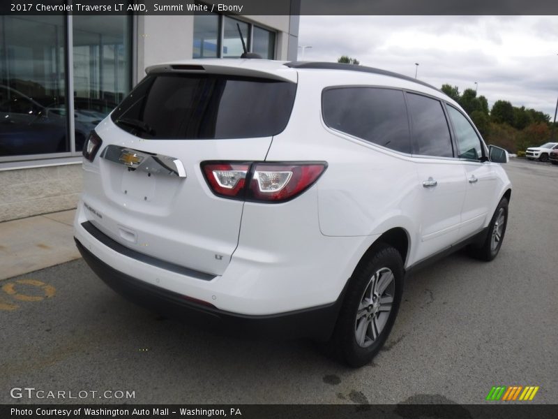 Summit White / Ebony 2017 Chevrolet Traverse LT AWD
