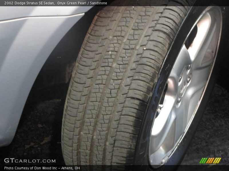 Onyx Green Pearl / Sandstone 2002 Dodge Stratus SE Sedan