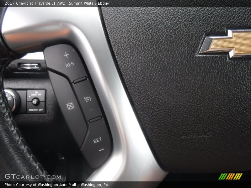 Summit White / Ebony 2017 Chevrolet Traverse LT AWD