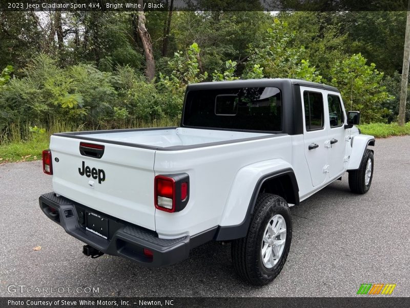  2023 Gladiator Sport 4x4 Bright White