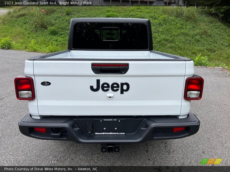 Bright White / Black 2023 Jeep Gladiator Sport 4x4
