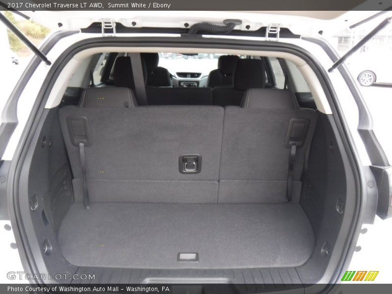 Summit White / Ebony 2017 Chevrolet Traverse LT AWD