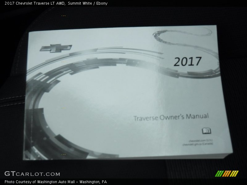 Summit White / Ebony 2017 Chevrolet Traverse LT AWD