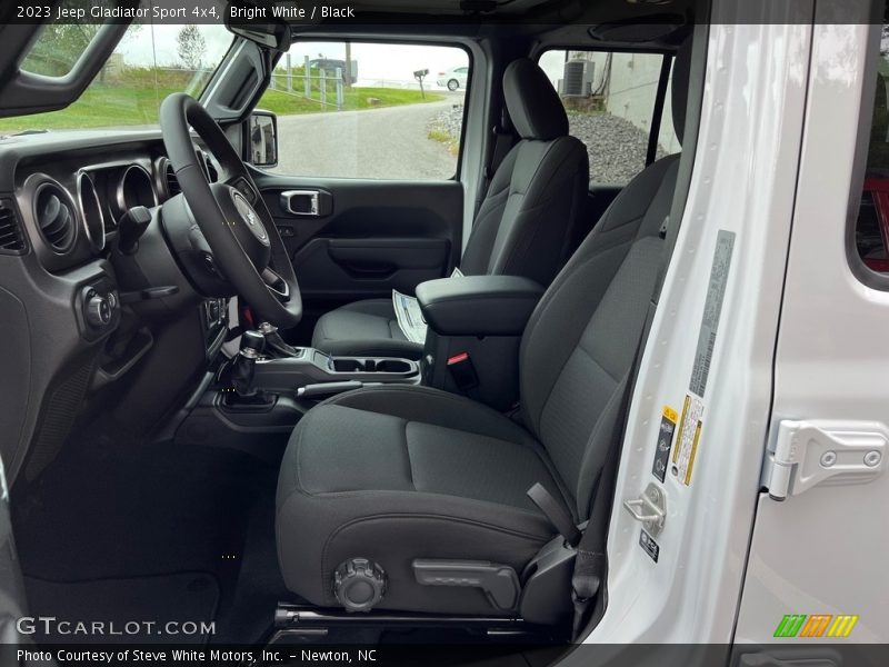 Bright White / Black 2023 Jeep Gladiator Sport 4x4