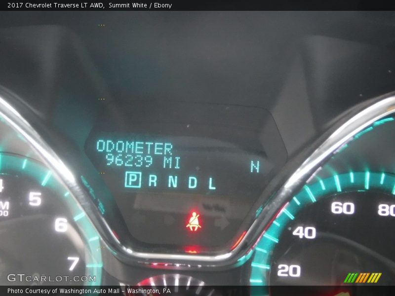 Summit White / Ebony 2017 Chevrolet Traverse LT AWD