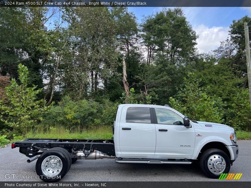  2024 4500 SLT Crew Cab 4x4 Chassis Bright White