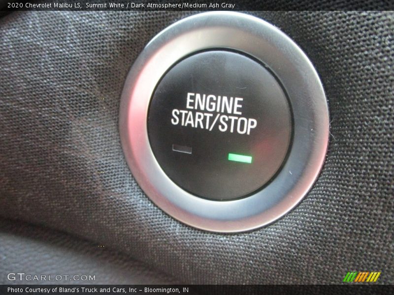 Summit White / Dark Atmosphere/Medium Ash Gray 2020 Chevrolet Malibu LS