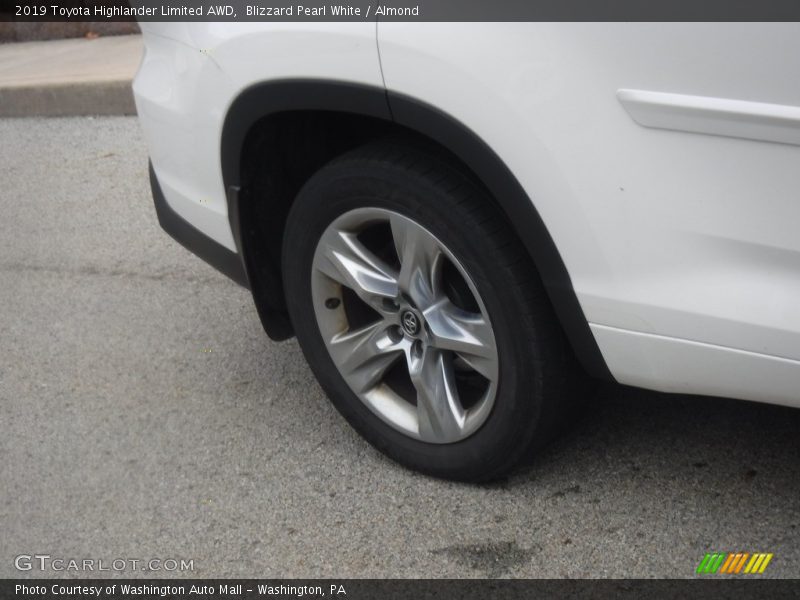 Blizzard Pearl White / Almond 2019 Toyota Highlander Limited AWD