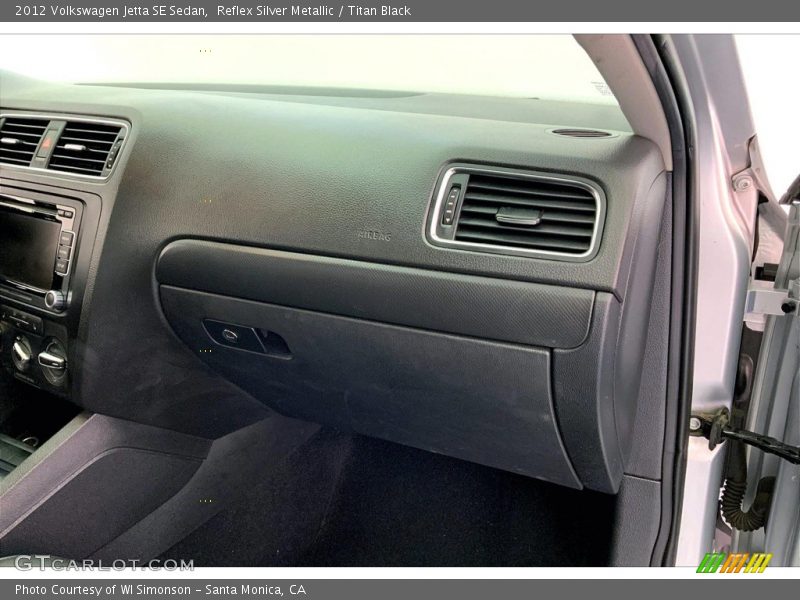 Reflex Silver Metallic / Titan Black 2012 Volkswagen Jetta SE Sedan