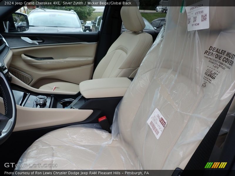 Front Seat of 2024 Grand Cherokee 4XE