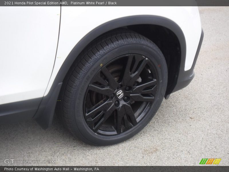Platinum White Pearl / Black 2021 Honda Pilot Special Edition AWD