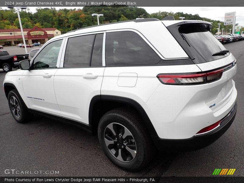 Bright White / Wicker Beige/Global Black 2024 Jeep Grand Cherokee 4XE