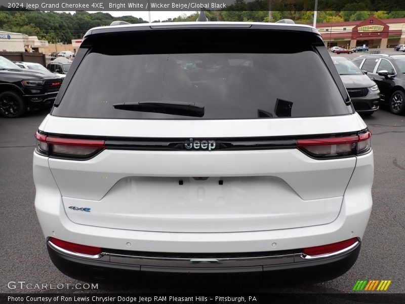 Bright White / Wicker Beige/Global Black 2024 Jeep Grand Cherokee 4XE