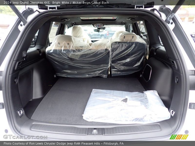  2024 Grand Cherokee 4XE Trunk