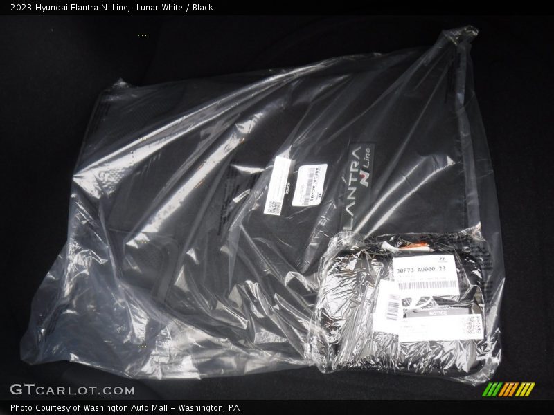 Lunar White / Black 2023 Hyundai Elantra N-Line