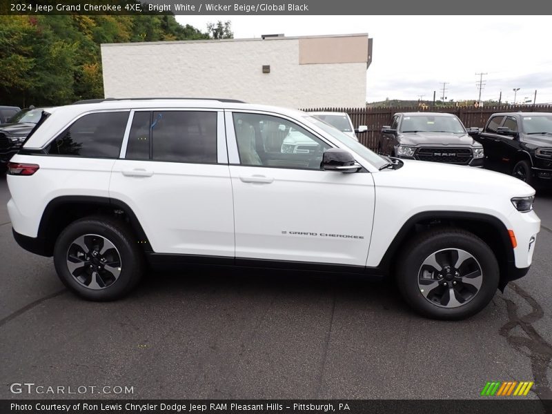  2024 Grand Cherokee 4XE Bright White