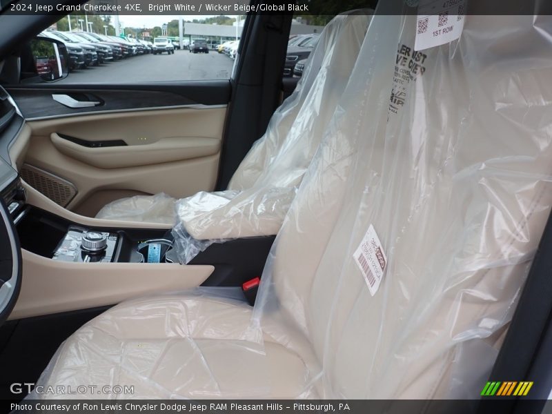 Bright White / Wicker Beige/Global Black 2024 Jeep Grand Cherokee 4XE