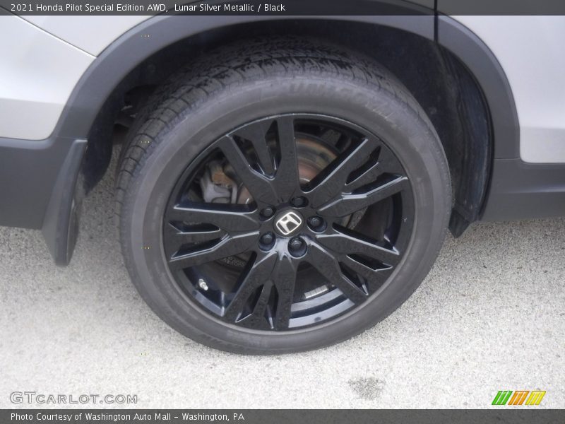 Lunar Silver Metallic / Black 2021 Honda Pilot Special Edition AWD