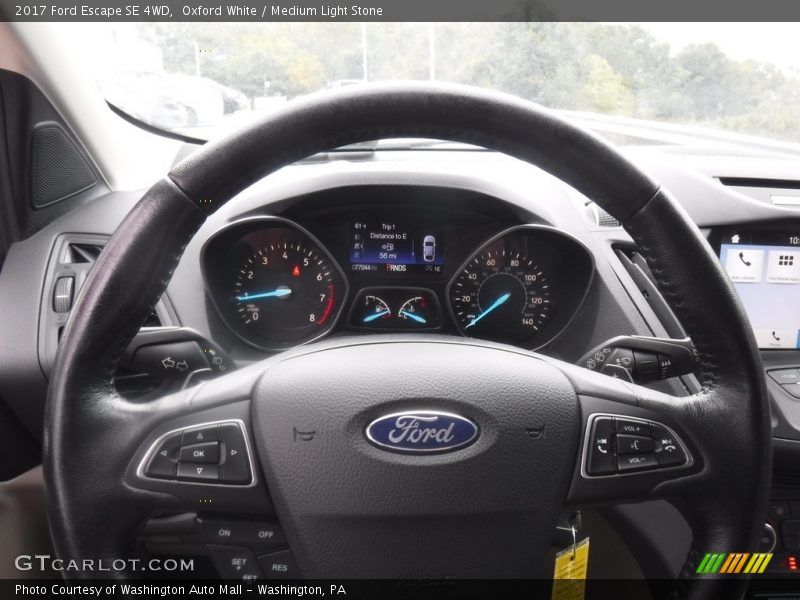 Oxford White / Medium Light Stone 2017 Ford Escape SE 4WD