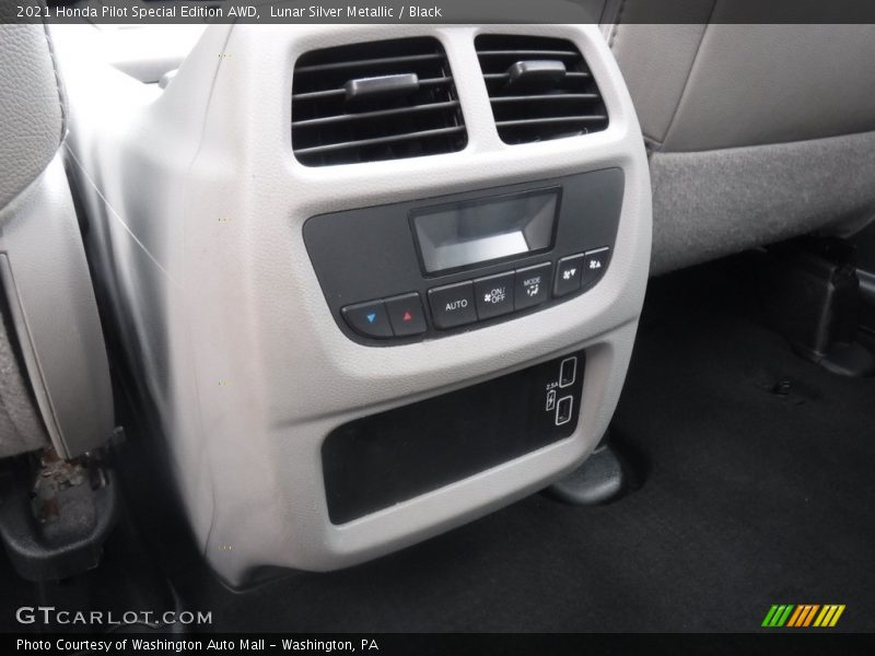 Lunar Silver Metallic / Black 2021 Honda Pilot Special Edition AWD