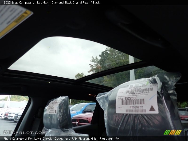 Diamond Black Crystal Pearl / Black 2023 Jeep Compass Limited 4x4