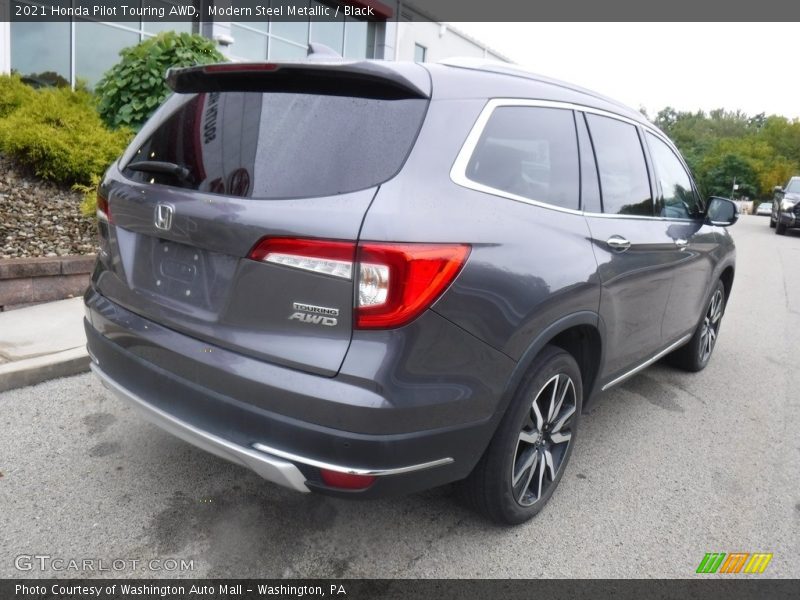 Modern Steel Metallic / Black 2021 Honda Pilot Touring AWD