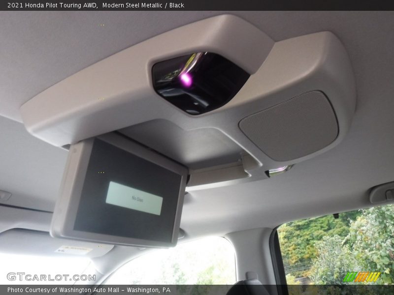 Entertainment System of 2021 Pilot Touring AWD