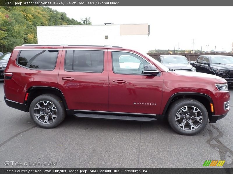  2023 Wagoneer Series III 4x4 Velvet Red Pearl