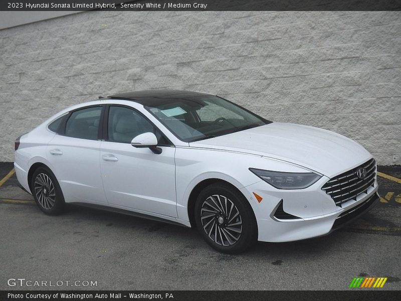 Front 3/4 View of 2023 Sonata Limited Hybrid