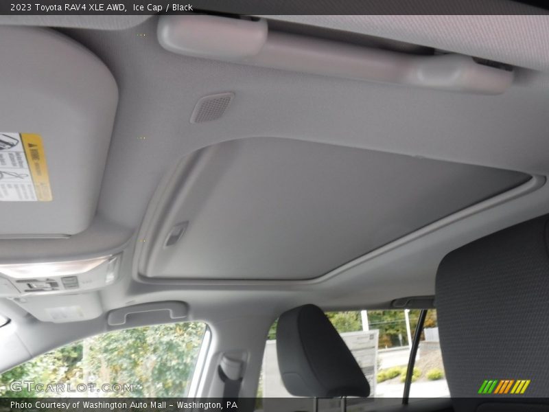 Ice Cap / Black 2023 Toyota RAV4 XLE AWD