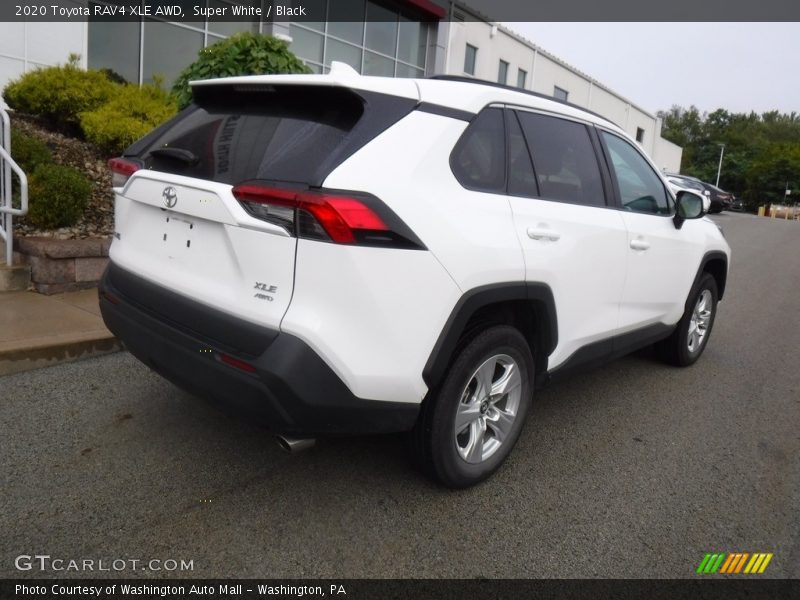 Super White / Black 2020 Toyota RAV4 XLE AWD