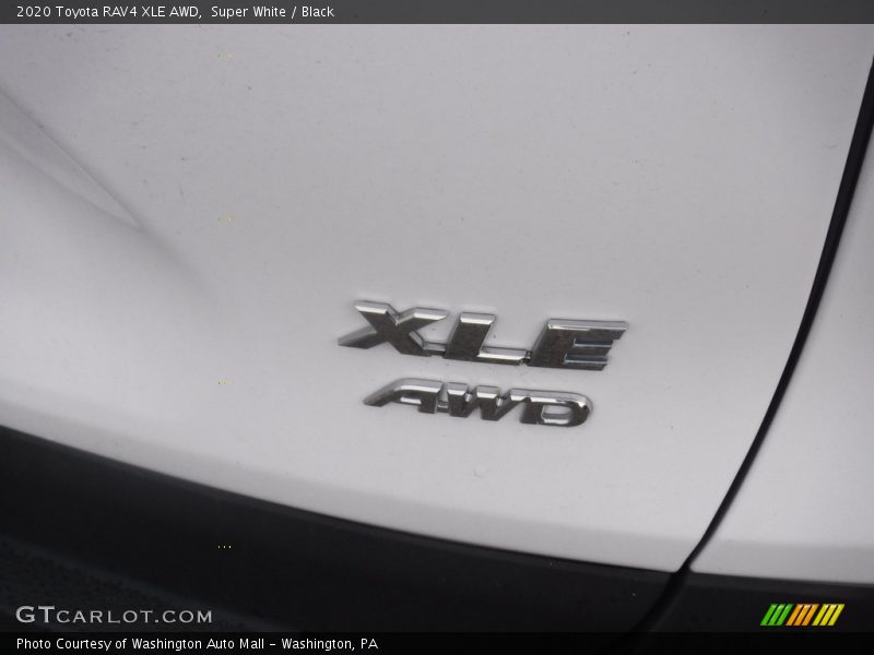 Super White / Black 2020 Toyota RAV4 XLE AWD