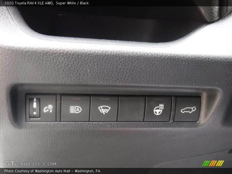Super White / Black 2020 Toyota RAV4 XLE AWD
