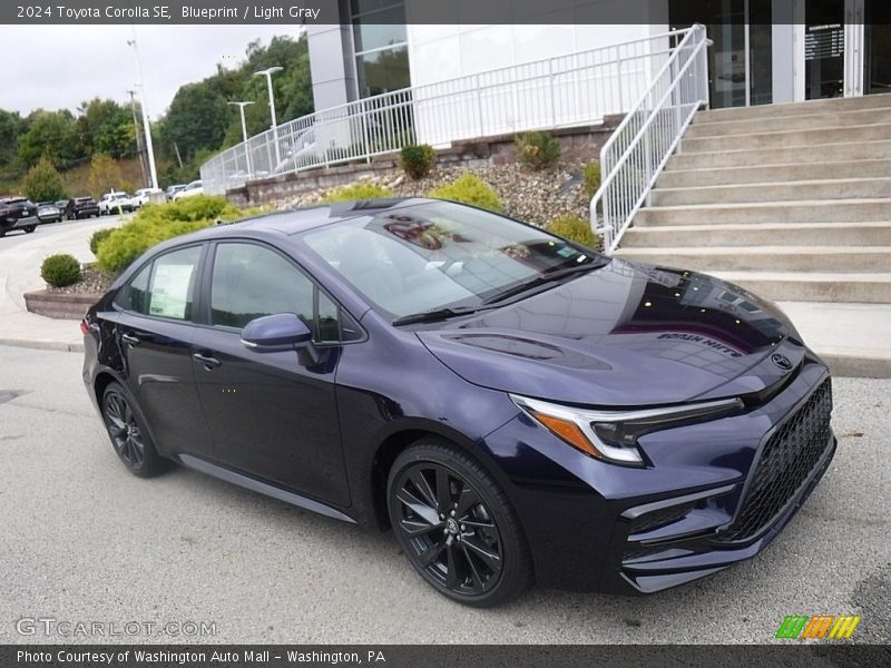 Front 3/4 View of 2024 Corolla SE