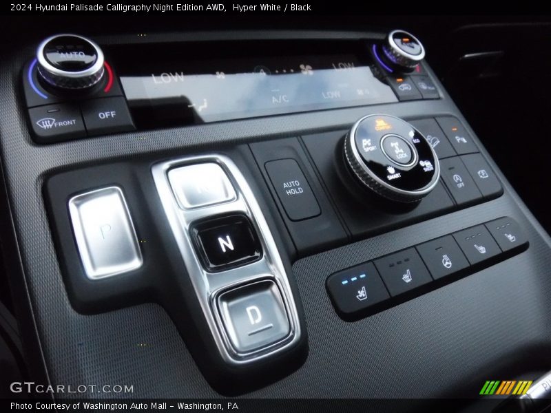  2024 Palisade Calligraphy Night Edition AWD 8 Speed Automatic Shifter