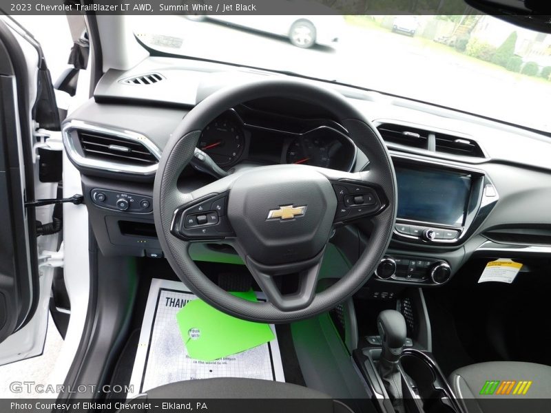 Summit White / Jet Black 2023 Chevrolet TrailBlazer LT AWD