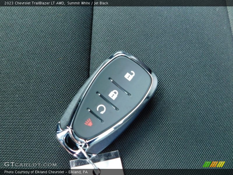Summit White / Jet Black 2023 Chevrolet TrailBlazer LT AWD