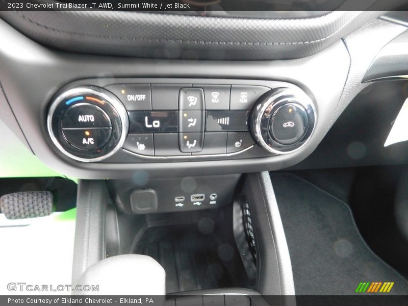 Summit White / Jet Black 2023 Chevrolet TrailBlazer LT AWD