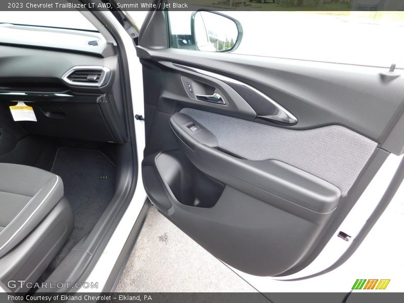 Summit White / Jet Black 2023 Chevrolet TrailBlazer LT AWD