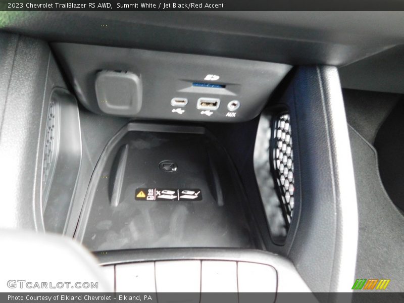 Summit White / Jet Black/Red Accent 2023 Chevrolet TrailBlazer RS AWD