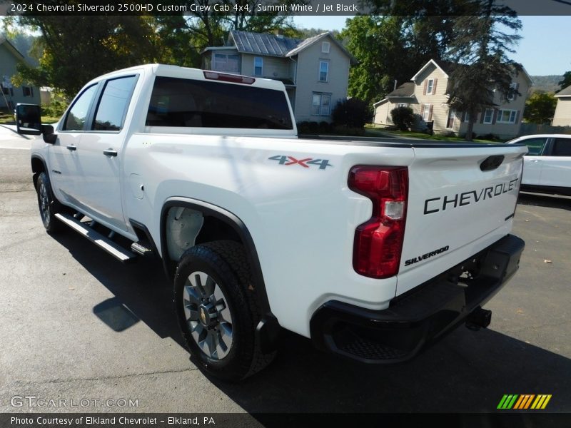Summit White / Jet Black 2024 Chevrolet Silverado 2500HD Custom Crew Cab 4x4