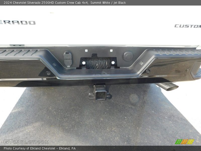Summit White / Jet Black 2024 Chevrolet Silverado 2500HD Custom Crew Cab 4x4