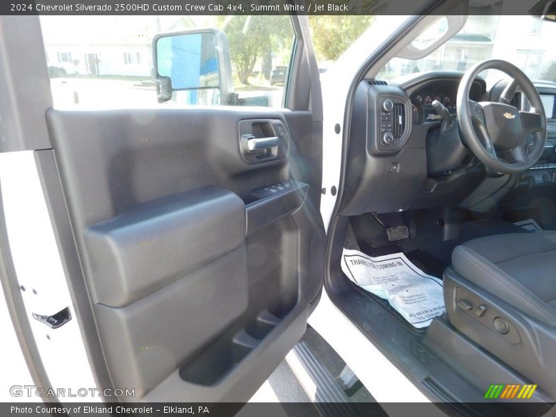 Summit White / Jet Black 2024 Chevrolet Silverado 2500HD Custom Crew Cab 4x4