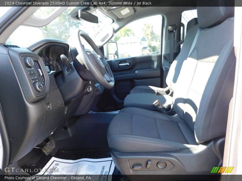 Summit White / Jet Black 2024 Chevrolet Silverado 2500HD Custom Crew Cab 4x4