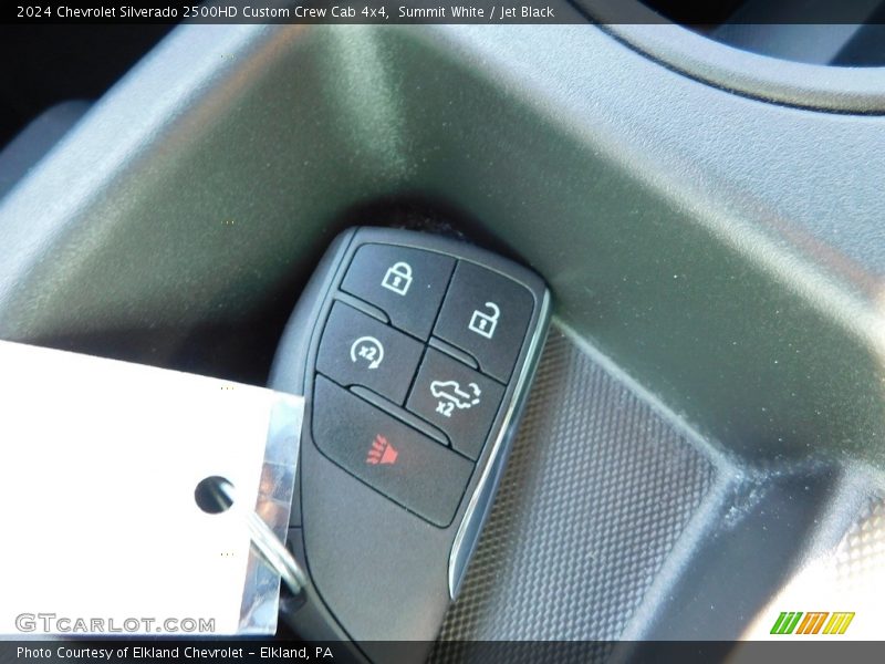 Summit White / Jet Black 2024 Chevrolet Silverado 2500HD Custom Crew Cab 4x4
