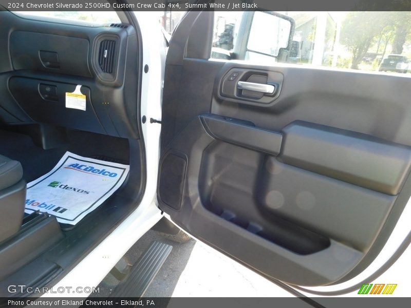 Summit White / Jet Black 2024 Chevrolet Silverado 2500HD Custom Crew Cab 4x4