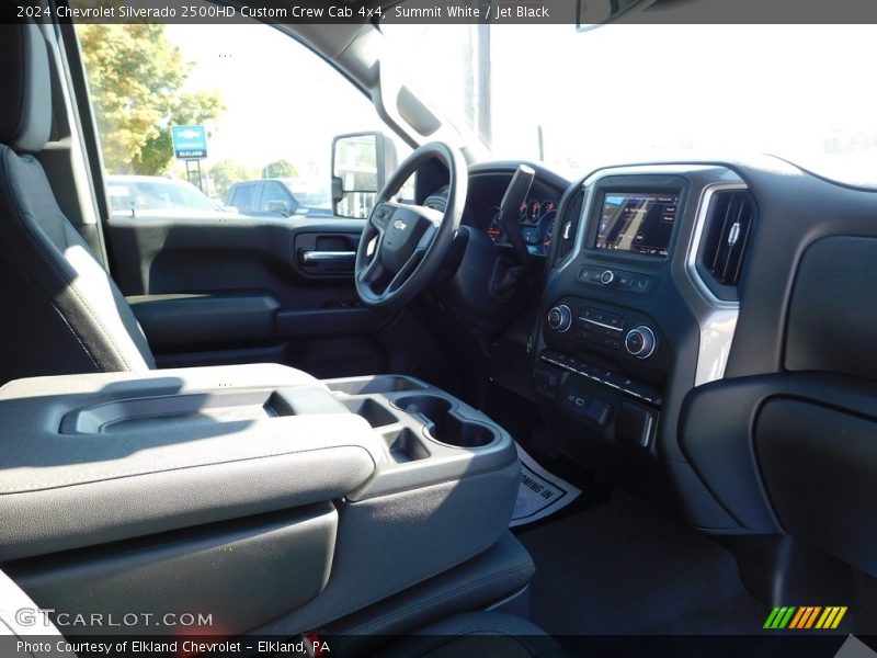 Summit White / Jet Black 2024 Chevrolet Silverado 2500HD Custom Crew Cab 4x4