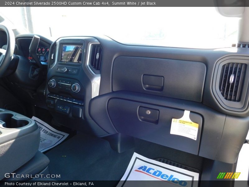 Summit White / Jet Black 2024 Chevrolet Silverado 2500HD Custom Crew Cab 4x4
