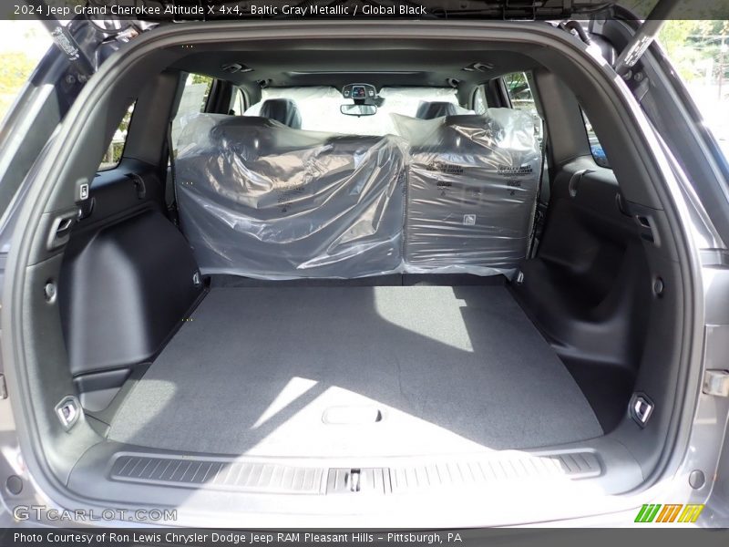  2024 Grand Cherokee Altitude X 4x4 Trunk